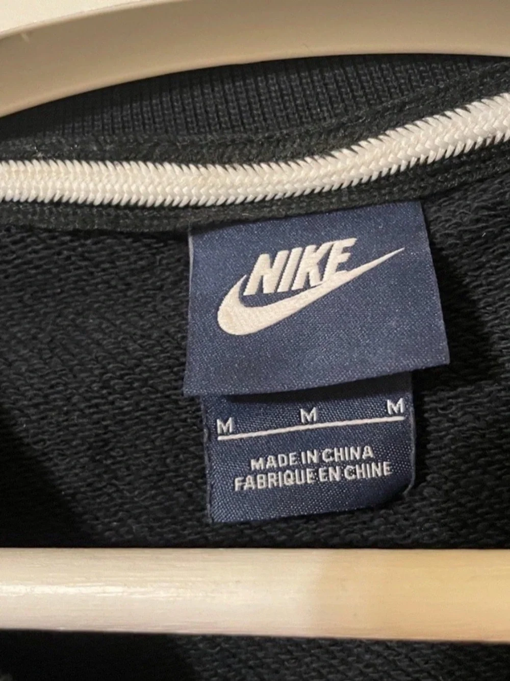 Nike Crew Static Speed Stripe Black & White Crewneck Pullover Sweater Size Mediu